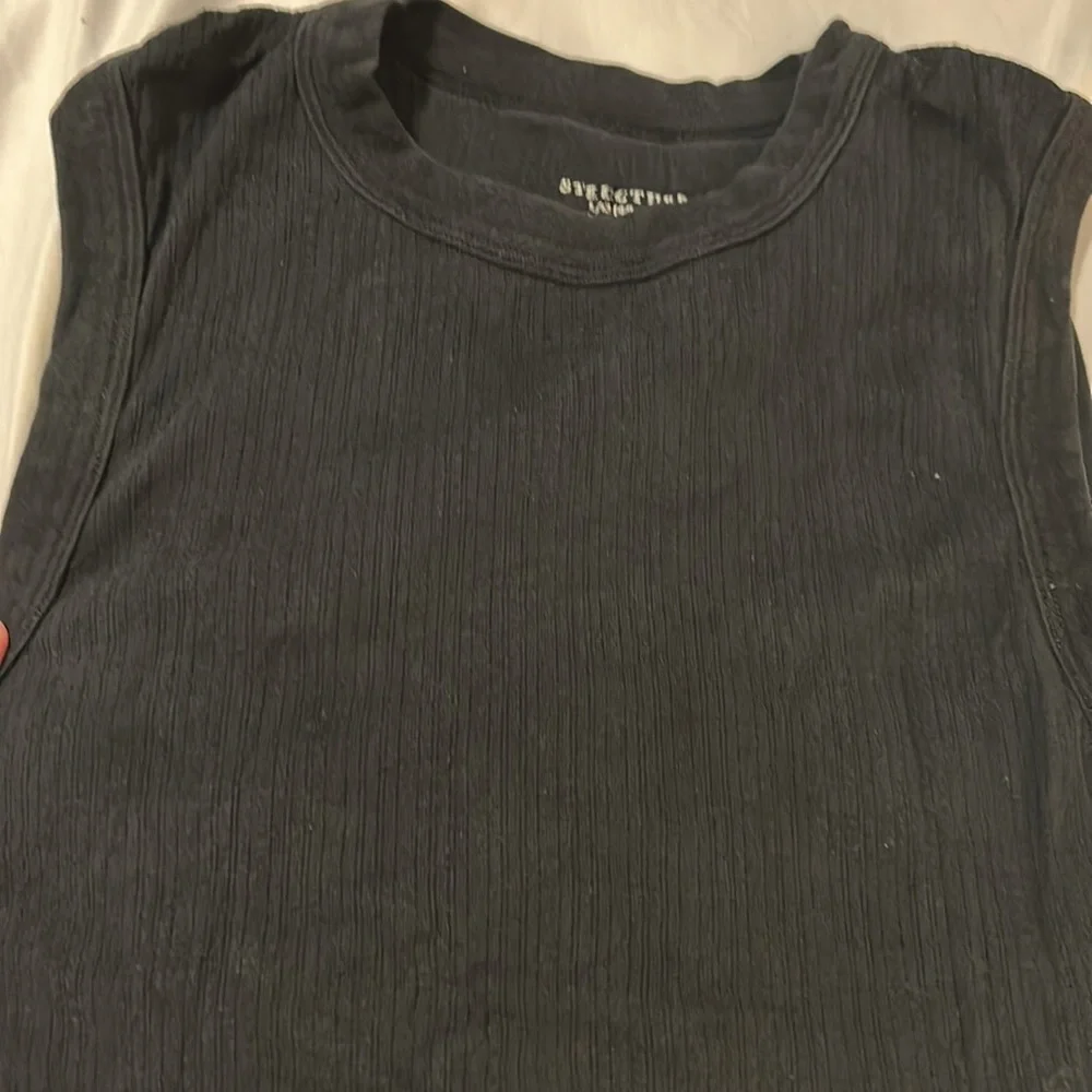 Structure Black Tank - Picture 2 of 3